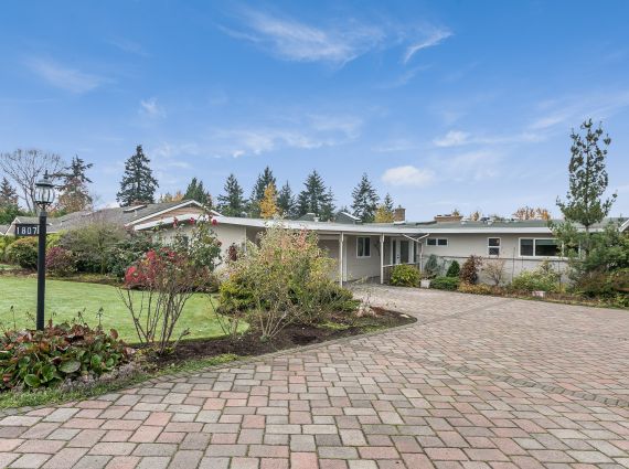1807 121st Ave SE, Bellevue, WA