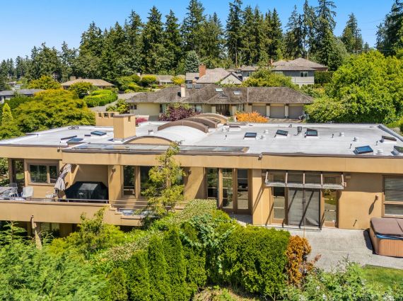 2405 91st Pl NE, Clyde Hill, WA